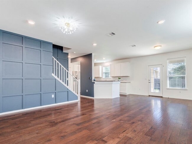 Building Photo - 9011 Pin Brush Dr