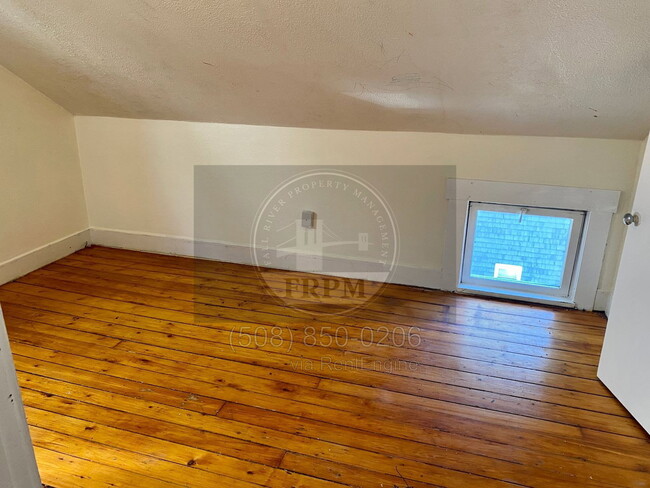 Building Photo - 118 Seabury St