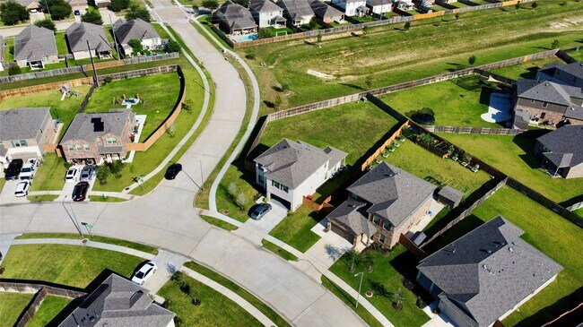 Building Photo - 21103 Sherrell Bay Dr