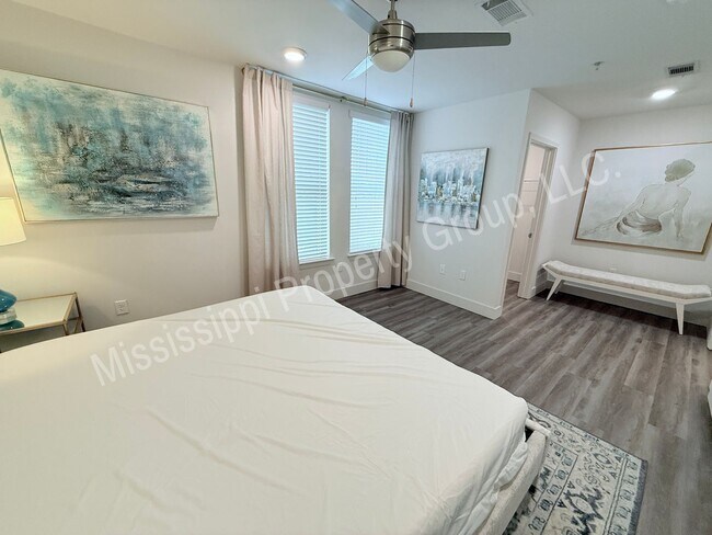 Building Photo - 3BR/3BA For Rent