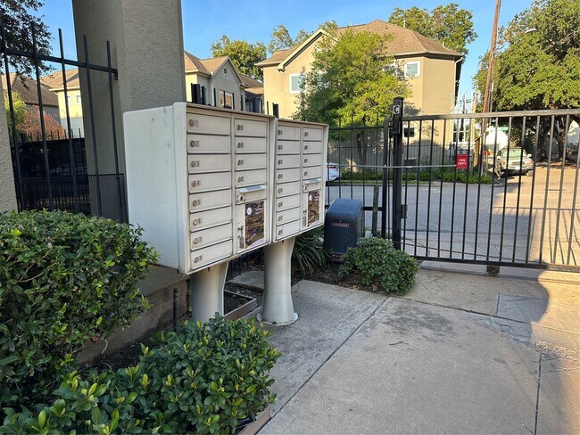 Building Photo - 1132 Patterson St