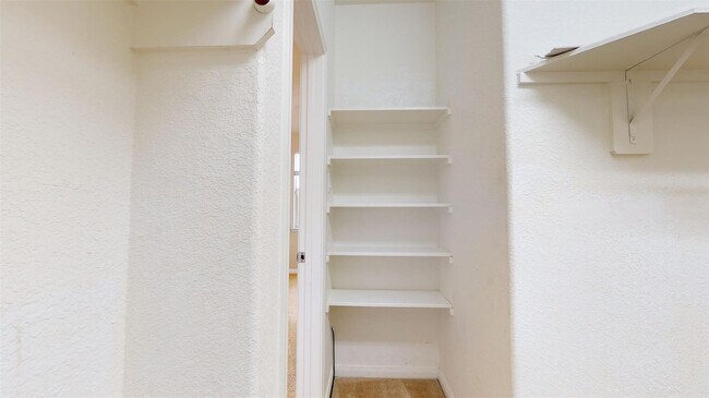 Building Photo - 14010 Cypress Meadows Dr