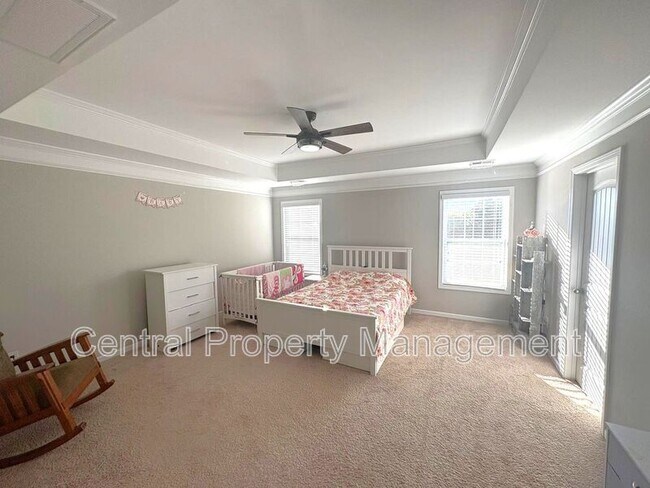 Building Photo - 316 Meadowpark Ln