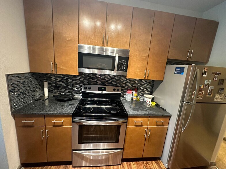 Building Photo - 5210 Misty Oaks Dr