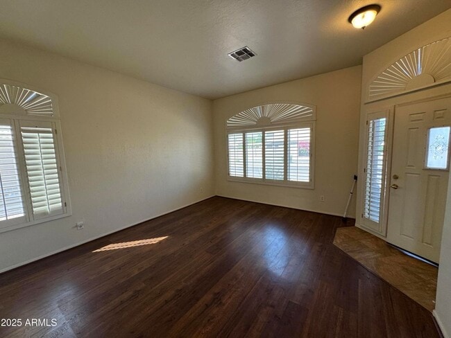 Building Photo - 19231 N Coyote Lakes Pkwy