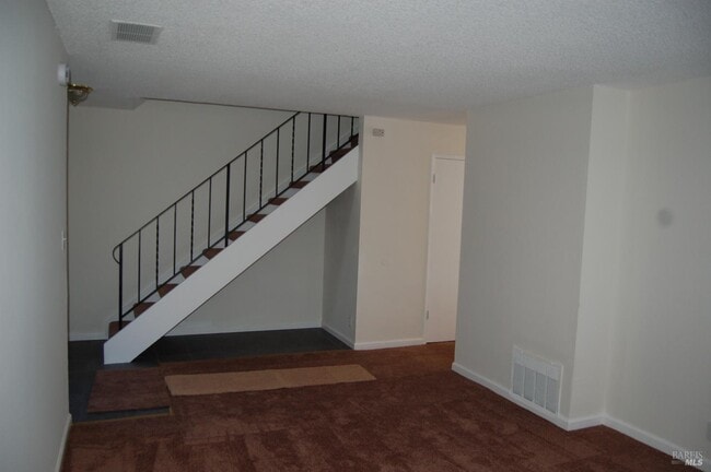 Building Photo - 117 Sunset Cir
