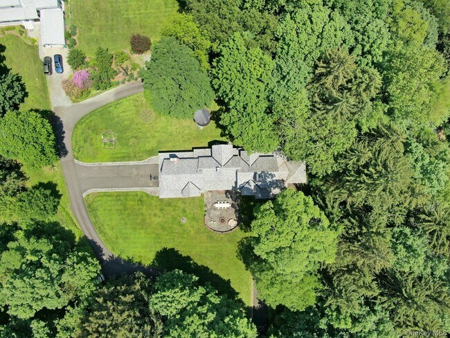 Building Photo - 314 Haverstraw Rd