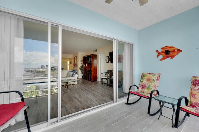 Building Photo - 29 Yacht Club Dr