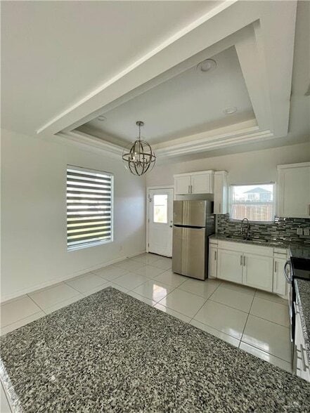 Building Photo - 404 Rafael Dr