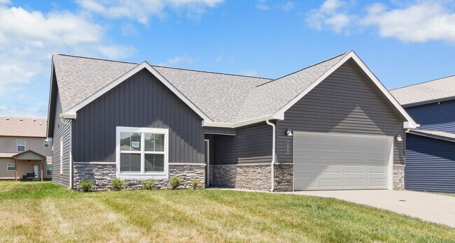 Building Photo - Lovely Home in Clarksville