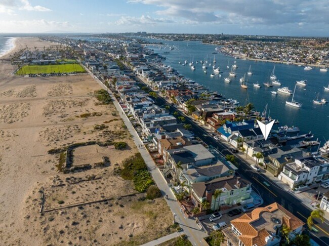 Building Photo - 1128 E Balboa Blvd