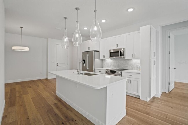 Building Photo - 600 3rd Ave S