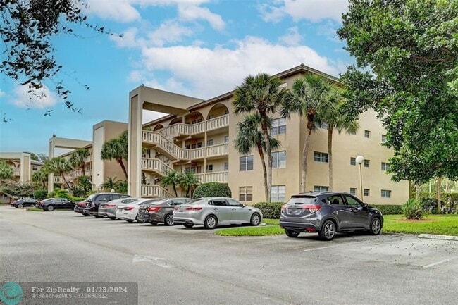 Building Photo - 4401 Martinique Ct