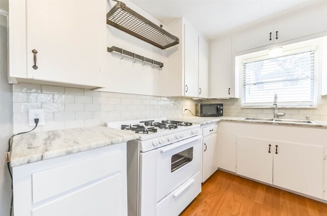 Building Photo - 4615 Braeburn Dr