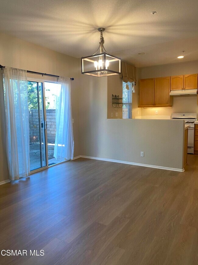 Building Photo - 273 Springmist Ln