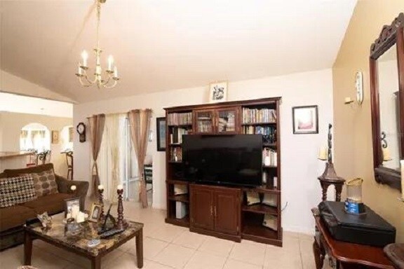 Building Photo - 610 Tamarin Ln