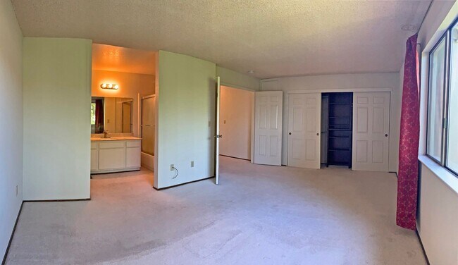 Building Photo - Great 2 Bedroom Home in Central Santa Clara!