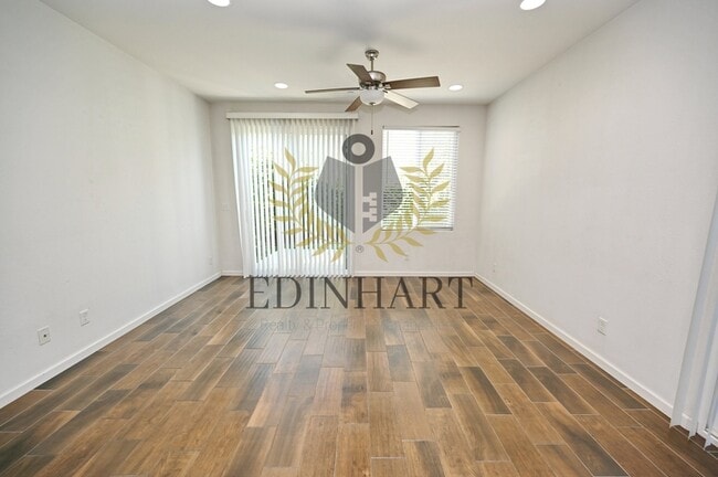 Building Photo - 3238 Lahar Ln