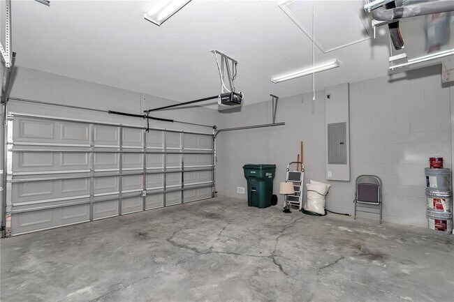 Building Photo - 4723 SE 25th St