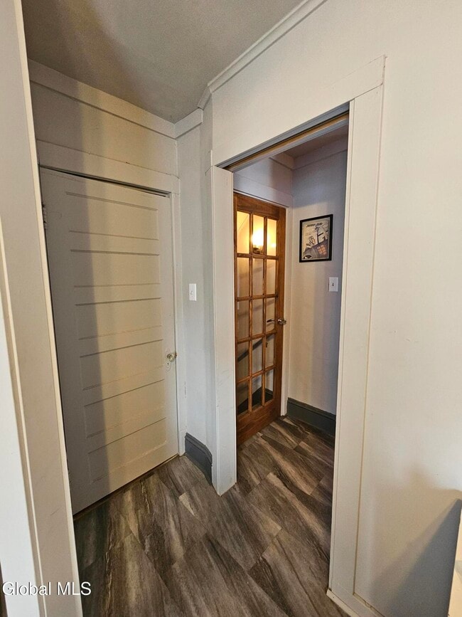 Building Photo - 51 Sacandaga Rd