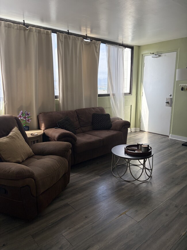 Building Photo - 99-015-015 Kalaloa St