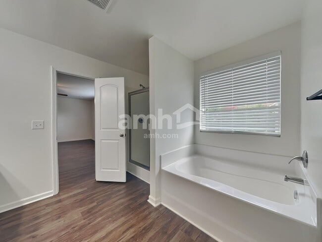 Building Photo - 36 Jones Creek Cir