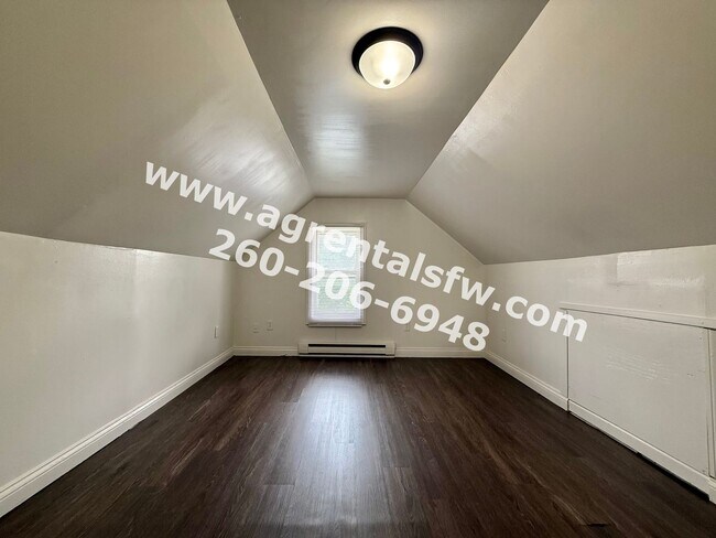 Building Photo - 3113 S Harrison St
