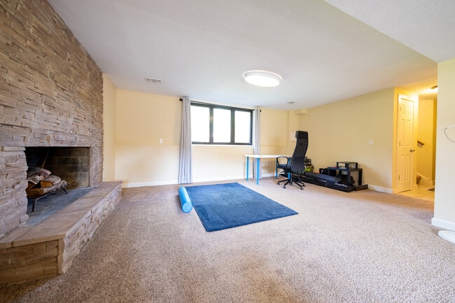 Building Photo - 13124 Oakland Dr