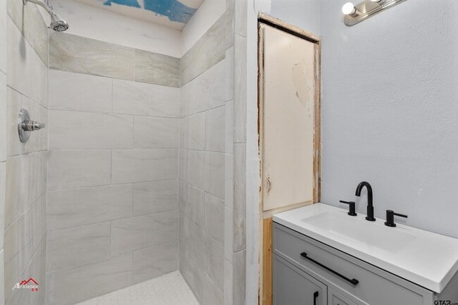 Building Photo - 1307 Ash Ln