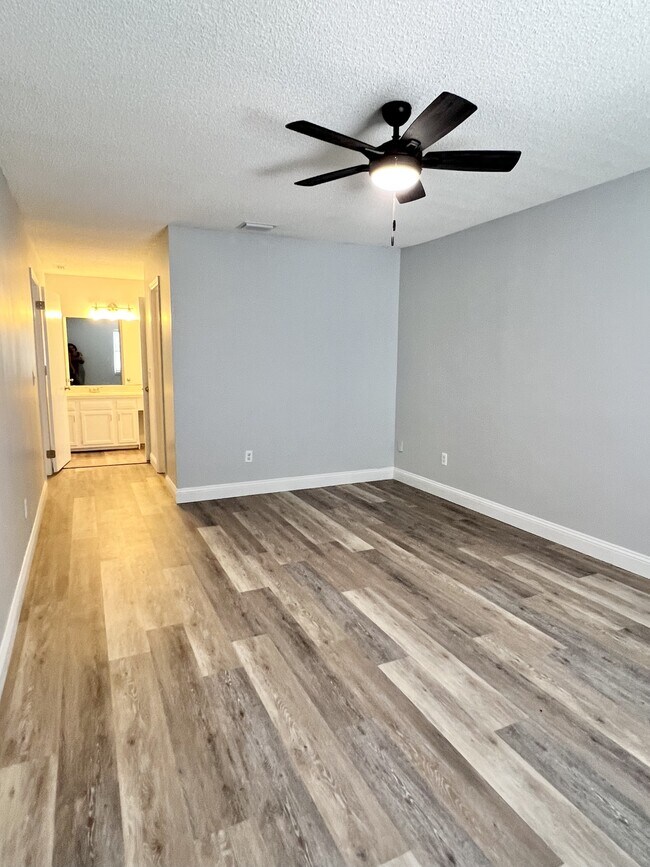 Building Photo - 11446 Skimmer Ct