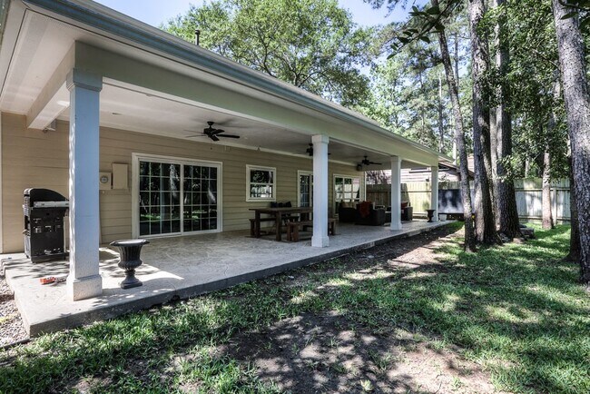 Building Photo - 24 Edgewood Forest Ct