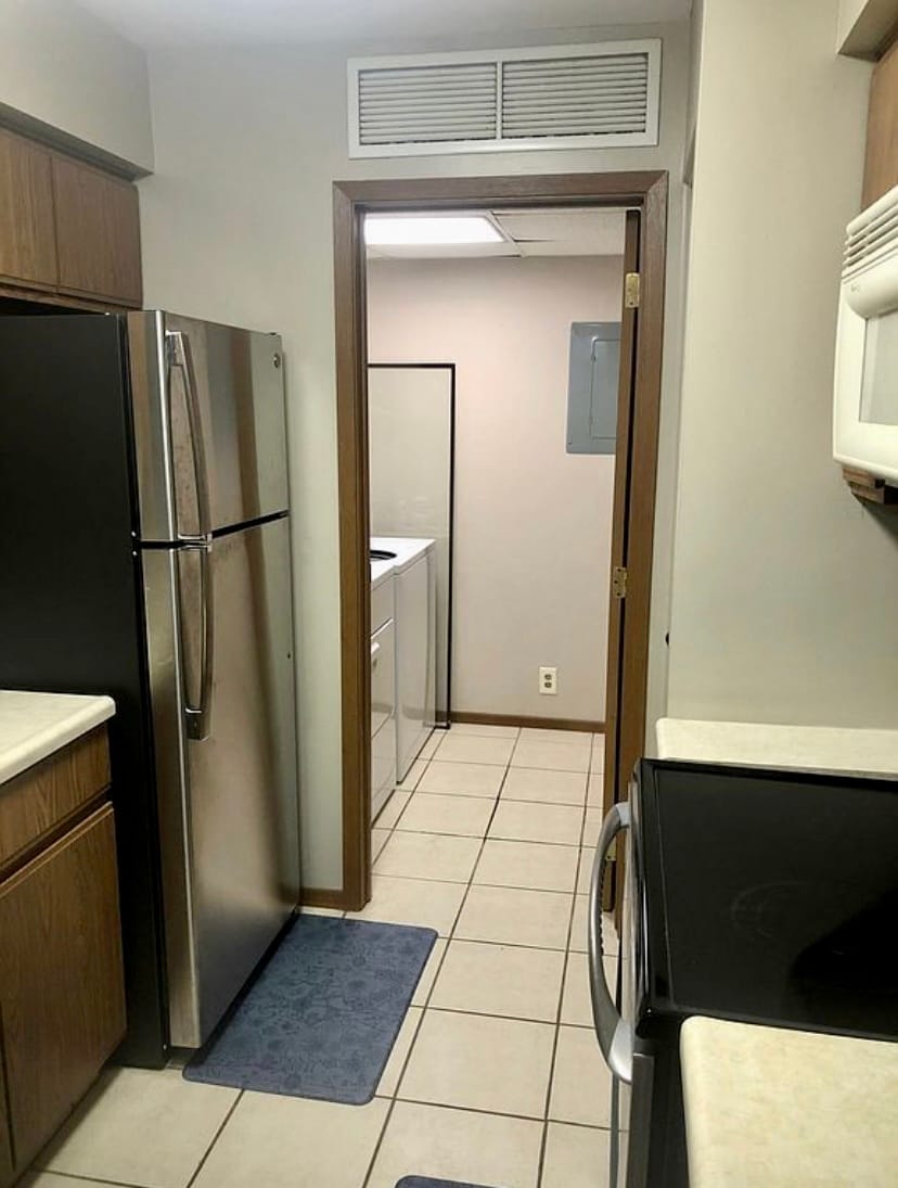 Building Photo - 158 Hartford Ct