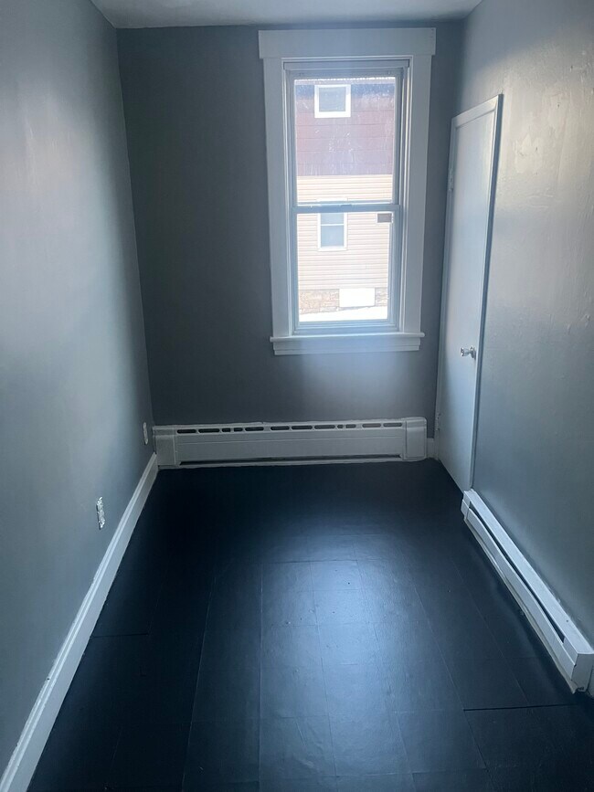 Building Photo - 800 Central Ave