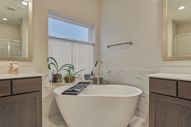 Building Photo - 15230 Tree Swallow Ct