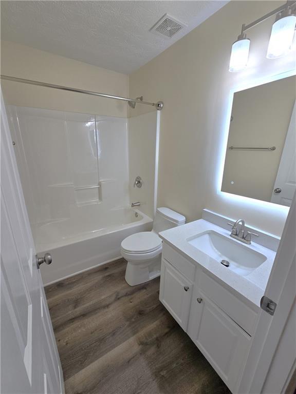 Building Photo - 4060 Crescent Walk Ln NE