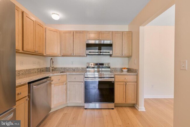 Building Photo - 136 Brookland Ct