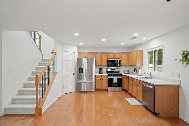 Building Photo - 151 Nacoochee Way