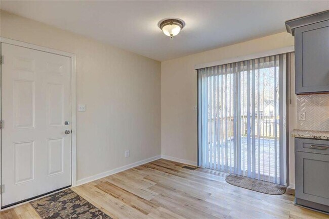 Building Photo - 95 Pine Grove Cir