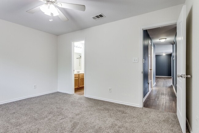 Building Photo - 8118 Marydean Ave