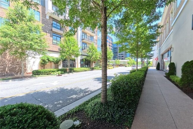 Building Photo - 120 Grand Cres