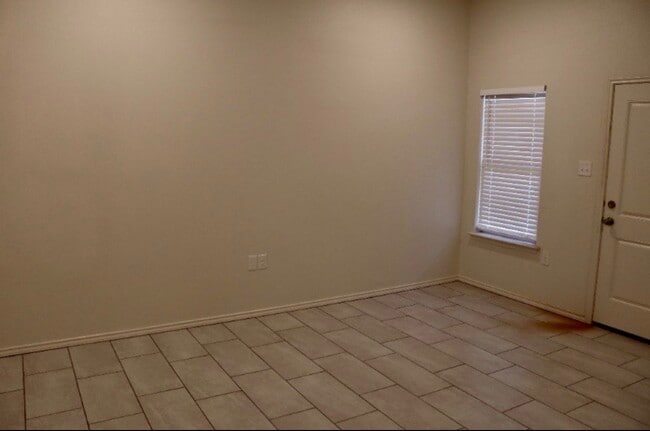 Building Photo - 1824 Corpus Ave