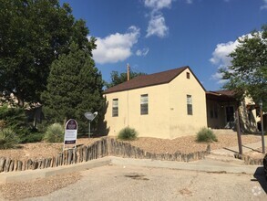 Building Photo - N Richardson Duplex