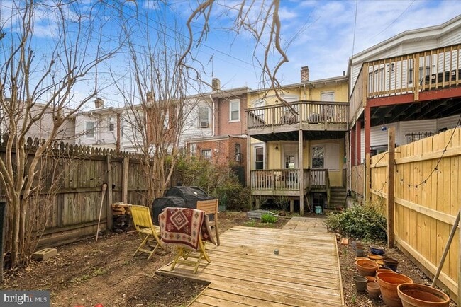 Building Photo - 1373 Quincy St NW