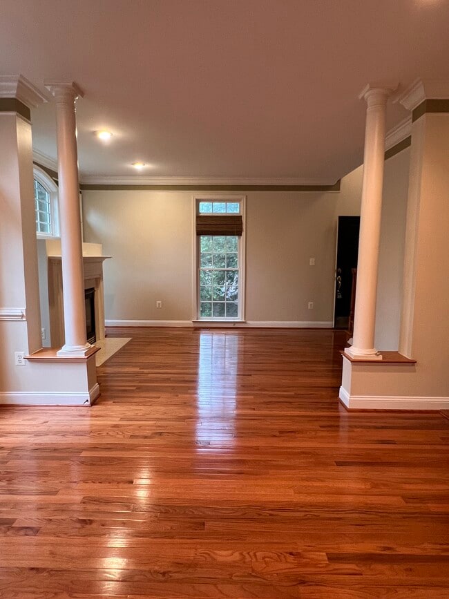 Building Photo - 9910 Cyrandall Pl