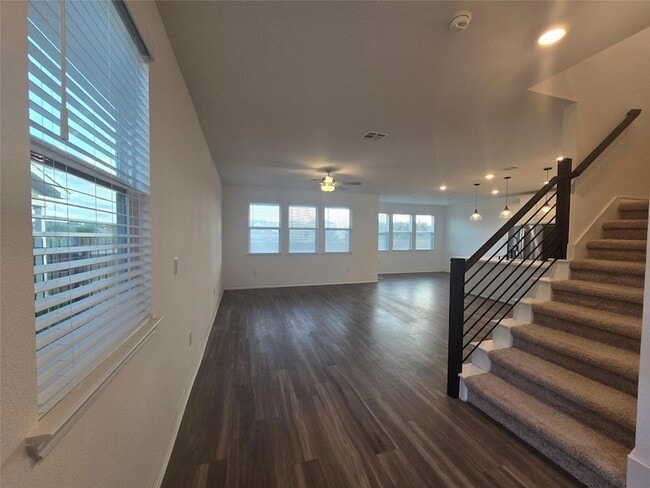 Building Photo - 2913 St Regis Dr
