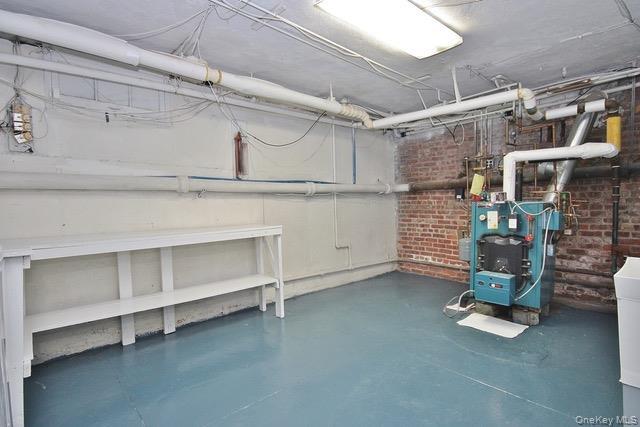 Building Photo - 16 Upland Ln