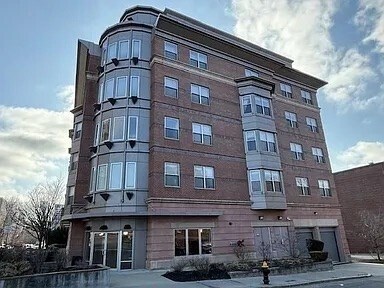 Building Photo - 120 Mountfort St
