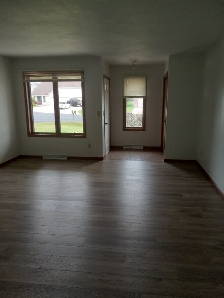 Building Photo - 1675 Delta Dr