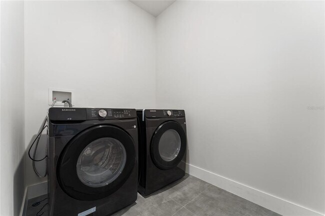 Building Photo - 81 Overleaf Ln