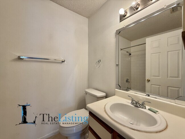 Building Photo - 8724 Mallard Reserve Dr